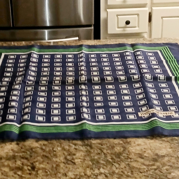 YSL Scarf Measurements 19x19 - Picture 6 of 9